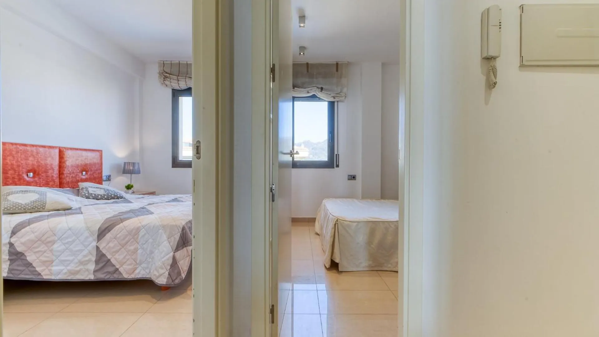 Pretty Apartment With Balcony Roses 0*,  Spain