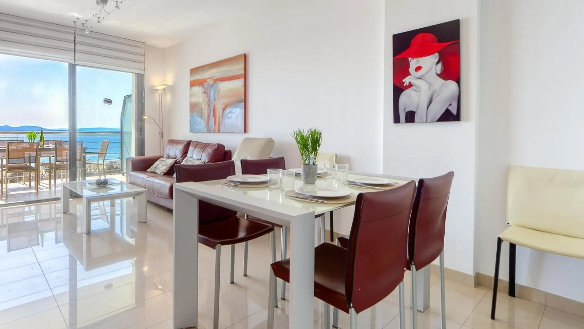 Pretty Apartment With Balcony Rosas