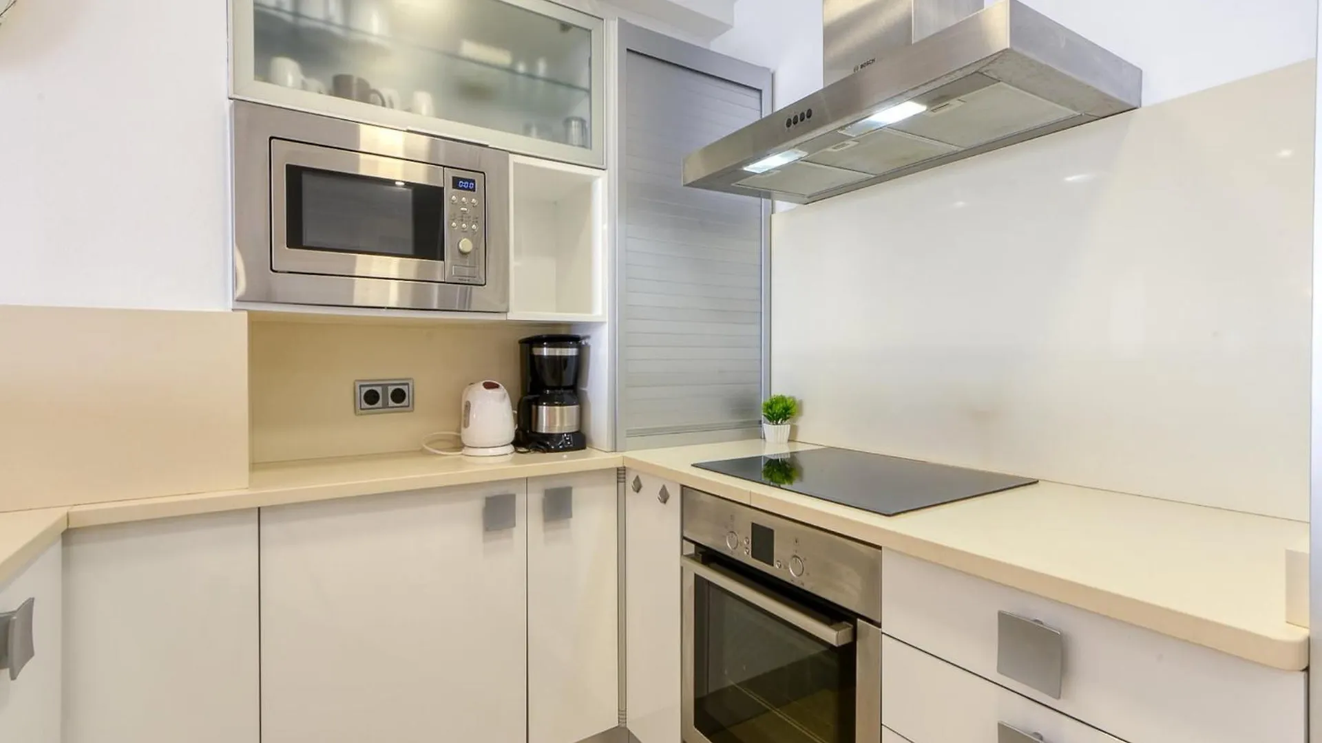 רוזס Pretty Apartment With Balcony 0*,