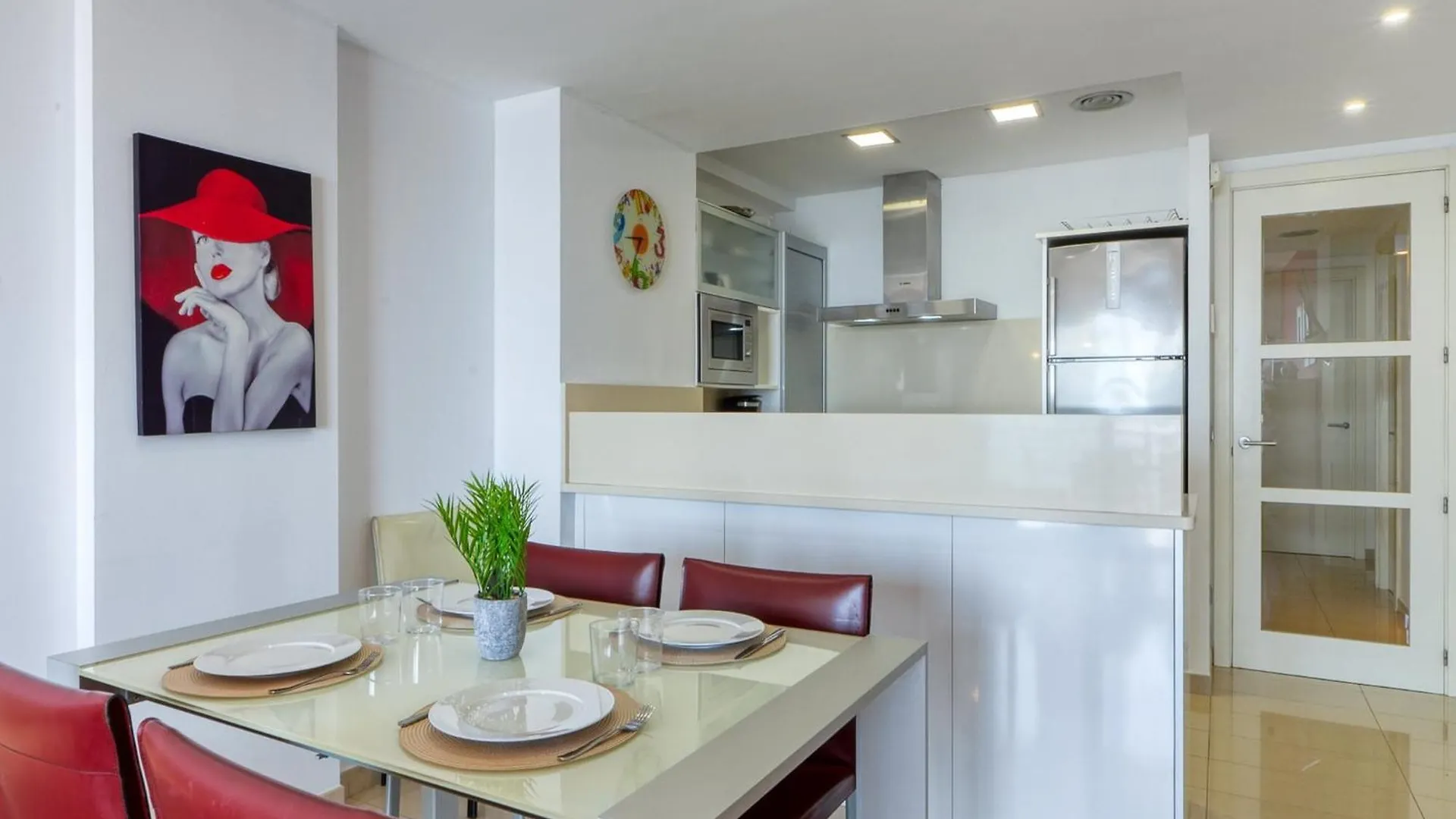 Pretty Apartment With Balcony Rosas