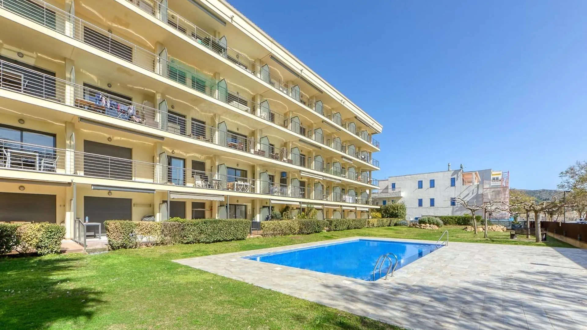רוזס Pretty Apartment With Balcony